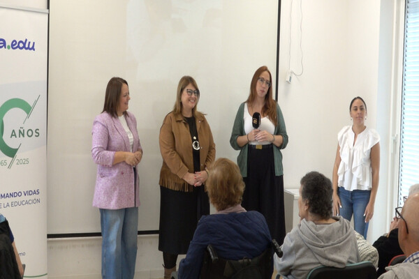 Entrega de diplomas a personas usuarias del Centro de Estancia Diurna y del Centro Ocupacional de Ingenio