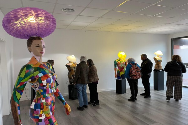 Las Palmas de Gran Canaria inaugura la exposición de la Universidad Popular ‘Encantada, el Busto es mío’