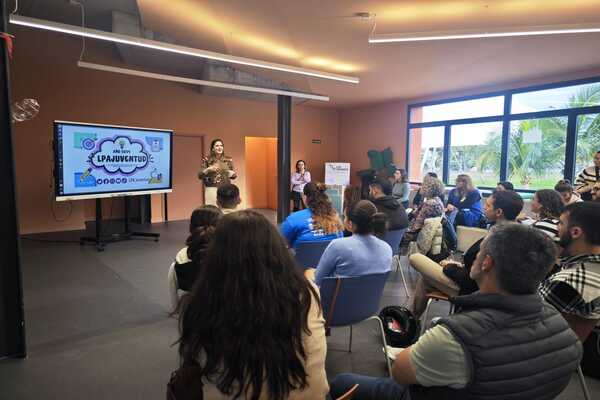 Las Palmas de Gran Canaria celebra el segundo aniversario de La Grada con un encuentro con colectivos juveniles