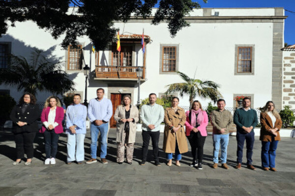 Telde guarda un minuto de silencio por las dos víctimas de violencia de género en Jaén y Girona y rechaza cualquier tipo de violencia