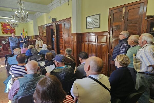 Sesenta personas mayores de Teror viajarán este mes a Huelva y Alicante con el IMSERSO