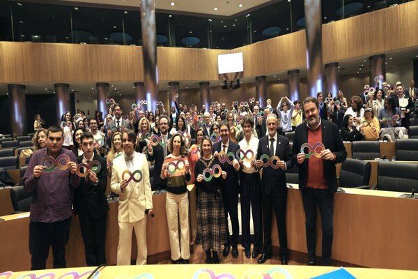 El movimiento asociativo reivindica la sostenibilidad de los servicios especializados para las personas con autismo