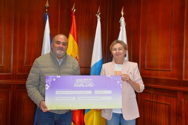 El Rosario entrega a Carrera por la Vida la recaudación de la Marcha Familiar por la Igualdad 2025