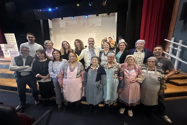 Canarias organizó un encuentro intergeneracional que reunió a 150 jóvenes para poner en valor la identidad de la tierra