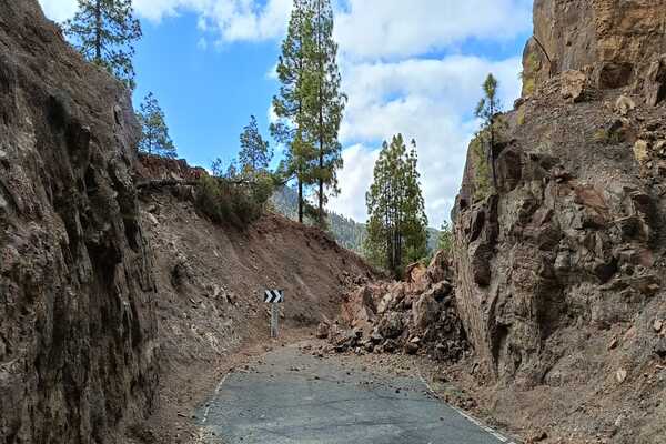 Gran Canaria contrata por urgencia las obras para arreglar el derrumbe que afecta a la carretera entre Ayacata y Las Niñas