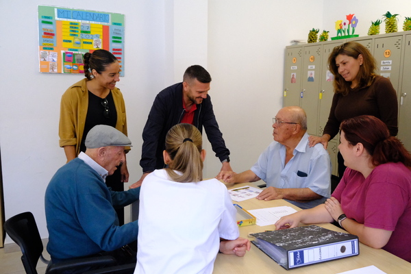 El Paso refuerza la atención a sus mayores con nuevos servicios y un estudio pionero sobre sus necesidades