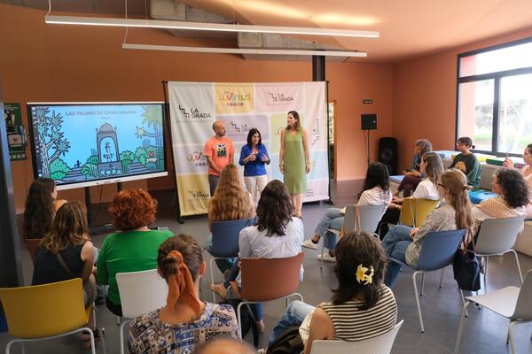 Las Palmas de Gran Canaria acerca a la juventud de la ciudad el talento del ilustrador y creador de contenidos ’72 Kilos’