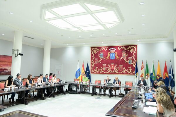 Canarias destina 7,5 millones de euros para favorecer la conciliación de las familias con menores