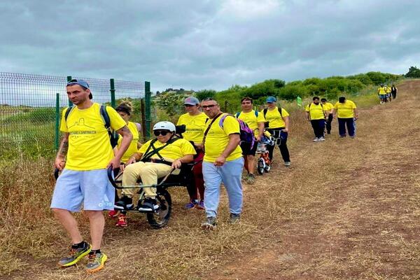 Las personas con movilidad reducida podrán seguir haciendo senderismo gracias a la prórroga del programa ‘Conectados por la Naturaleza’ financiado por el Cabildo de Gran Canaria Las personas con movilidad reducida podrán seguir haciendo senderismo gracias a la prórroga del programa 'Conectados por la Naturaleza' financiado por el Cabildo de Gran Canaria