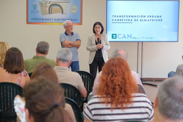Los vecinos y vecinas de Almatriche, en Las Palmas de Gran Canaria, conocen el proyecto de urbanización de la carretera del barrio