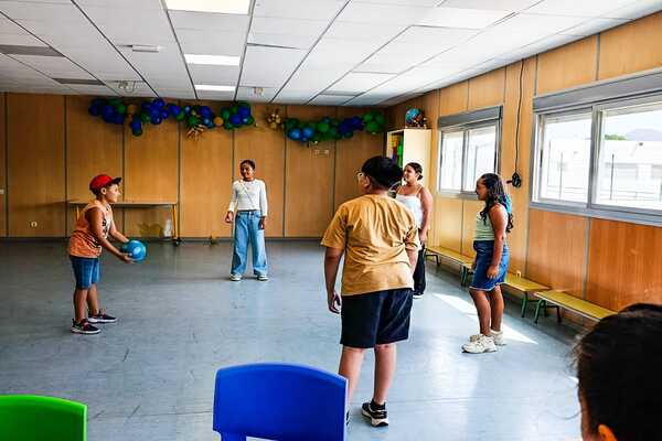 El psiquiatra Eduardo Vera imparte la charla sobre salud mental ‘Hablemos’ en Lanzarote