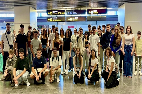 El Cabildo de Gran Canaria lleva a medio centenar de jóvenes a Irlanda para aprender inglés con sus becas de inmersión lingüística