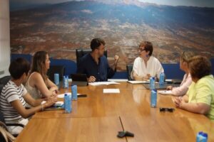 La Asociación de Cuidadoras, Familiares y Amigos de Personas con Dependencia, Alzheimer y otras Demencias (ACUFADE) recibe la visita de Candelaria Delgado 3 La Asociación de Cuidadoras, Familiares y Amigos de Personas con Dependencia, Alzheimer y otras Demencias (ACUFADE) recibe la visita de Candelaria Delgado