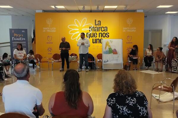 Santa Lucía de Tirajana refuerza el apoyo a las familias con 147.000 euros en ayudas de emergencia social gracias a un convenio con el Cabildo