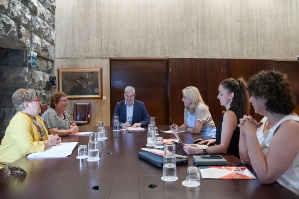 Clavijo y Monzón analizan con la Federación de Salud Mental los recursos asistenciales del Servicio Canario de Salud