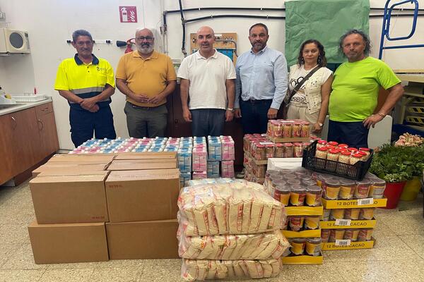 La Villa de Moya adelantó a hoy la entrega del excedente de la ofrenda a la Virgen del Pino, en Teror