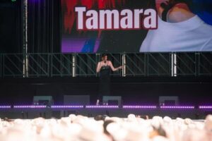La cantante Tamara actuando en La Laguna