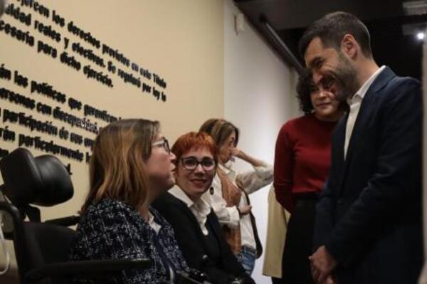 El Gobierno de España aprueba el primer plan para proteger los derechos de las mujeres y niñas con discapacidad, dotado con 65 millones de euros El Gobierno de España aprueba el primer plan para proteger los derechos de las mujeres y niñas con discapacidad, dotado con 65 millones de euros