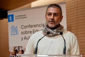 Entornos accesibles y libres de acoso, condición clave para promover la participación del alumnado con autismo