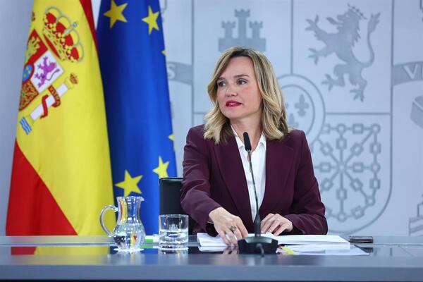 El Gobierno de España impulsa la reducción de las ratios en las aulas y la regulación de las horas lectivas de los docentes El Gobierno de España impulsa la reducción de las ratios en las aulas y la regulación de las horas lectivas de los docentes