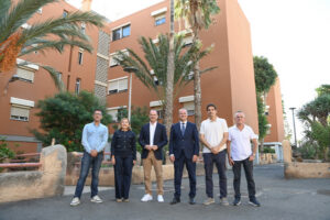 El Cabildo de Gran Canaria aporta un millón de euros para poner en marcha la rehabilitación de las 208 viviendas de La Paz, en Arinaga