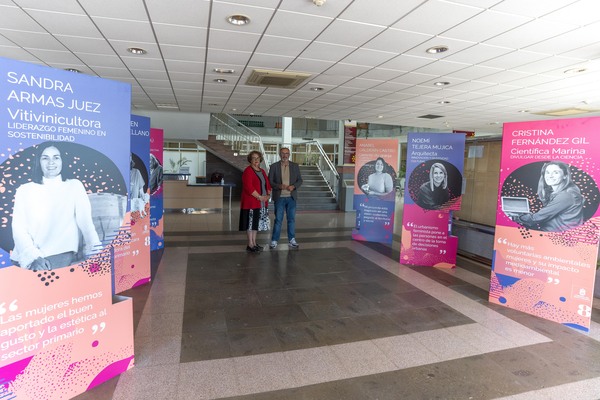 La exposición ‘Ellas innovan, ellas transforman’ reivindica a mujeres que rompen techos de cristal La exposición 'Ellas innovan, ellas transforman' reivindica a mujeres que rompen techos de cristal