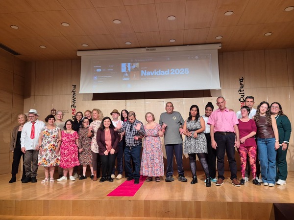 El Centro Ocupacional Arcoíris reúne a familias y personas usuarias en su celebración navideña en Candelaria El Centro Ocupacional Arcoíris reúne a familias y personas usuarias en su celebración navideña en Candelaria