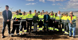 El Cabildo de Gran Canaria limpia de invernaderos 75 hectáreas, lo mismo que 100 campos de fútbol, en las inmediaciones del Aeropuerto