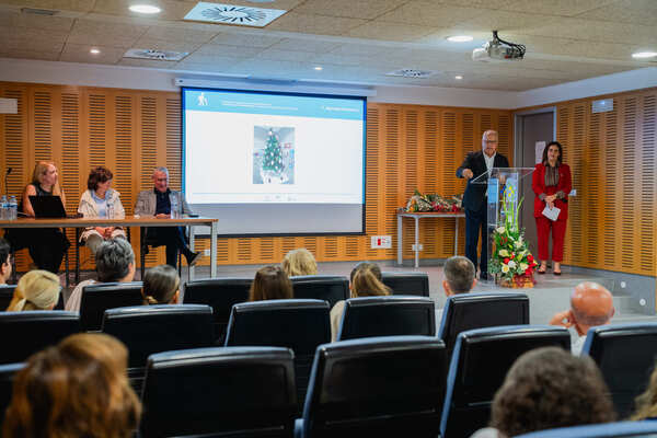 Los centros sociosanitarios de La Gomera se benefician de un programa pionero de salud bucodental Los centros sociosanitarios de La Gomera se benefician de un programa pionero de salud bucodental