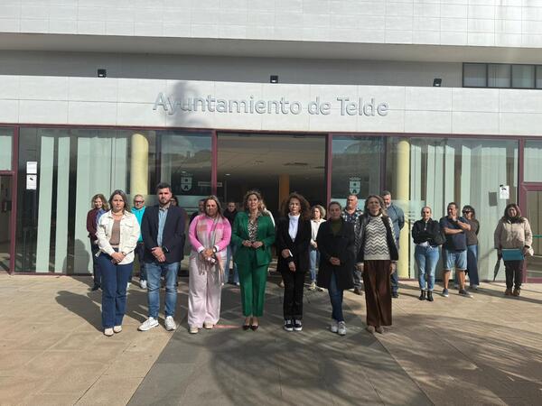 Telde guarda un minuto de silencio por las víctimas del accidente ferroviario en Adamuz, provincia de Córdoba Telde guarda un minuto de silencio por las víctimas del accidente ferroviario en Adamuz