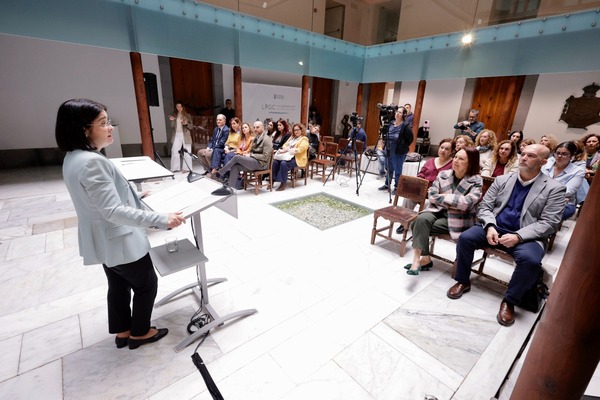 Las Palmas de Gran Canaria implanta el nuevo Servicio de Ayuda a Domicilio para personas mayores y con necesidad de apoyo Las Palmas de Gran Canaria implanta el nuevo Servicio de Ayuda a Domicilio para personas mayores y con necesidad de apoyo