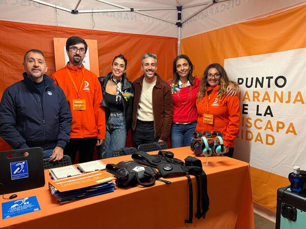 El Punto Naranja de Santa Cruz de Tenerife da servicio a 48 personas y refuerza la accesibilidad del Carnaval