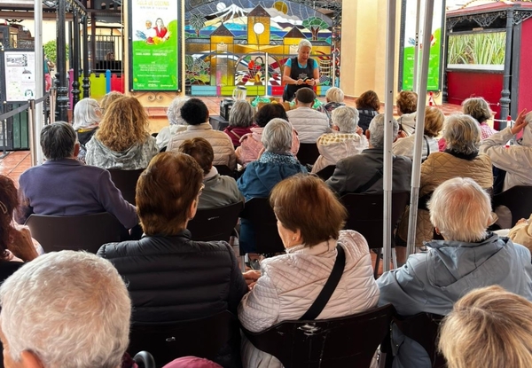 Personas mayores de Canarias participan en un programa de alimentación saludable en el Mercado Nuestra Señora de África Personas mayores de Canarias participan en un programa de alimentación saludable en el Mercado Nuestra Señora de África