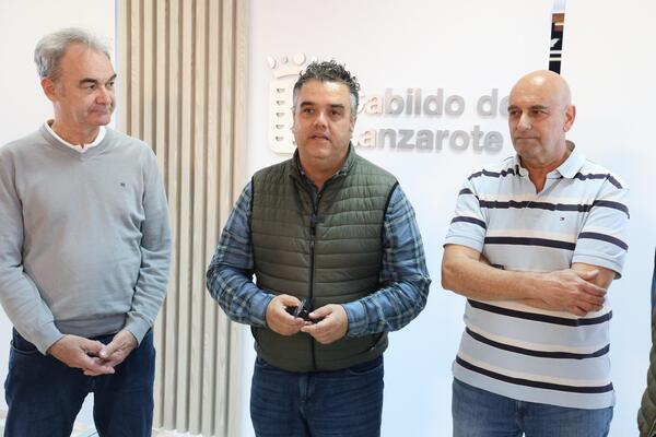 Lanzarote impulsa la restauración sin gluten con un proyecto pionero junto a ASOCECA El consejero junto a los representantes de ASOCECA