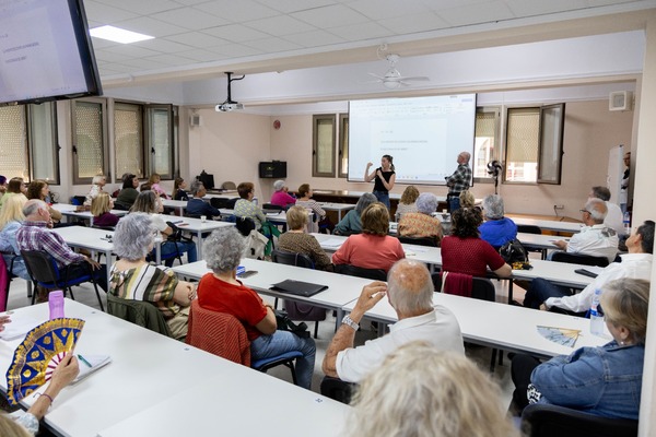 La formación sénior Canarias impulsa los estudios universitarios entre la población mayor Aula Sénior
