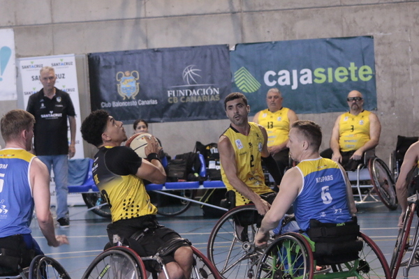 El Santa Cruz ADEIN Tenerife visita Gran Canaria en un nuevo duelo de rivalidad regional Momento del derbi de la primera vuelta