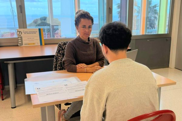 El Rosario refuerza el apoyo a personas desempleadas con un servicio de orientación laboral Servicio de asesoramiento de empleo de la Asociación Rayuela