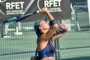 Rebeca Ortega, jugadora del Club de Tenis en Silla de Ruedas Doble Bote