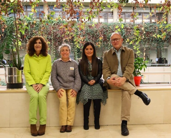 ADEE celebra la aprobación de recomendaciones para mejorar la inclusión laboral de las personas con acondroplasia y otras displasias esqueléticas con enanismo Representación de ADEE