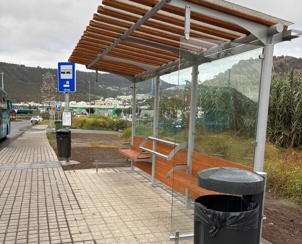Las paradas del Paseo Poeta Pedro Lezcano y Avenida Pedro Morales Déniz estrenan nuevas marquesinas Parada Paseo Poeta Pedro Lezcano