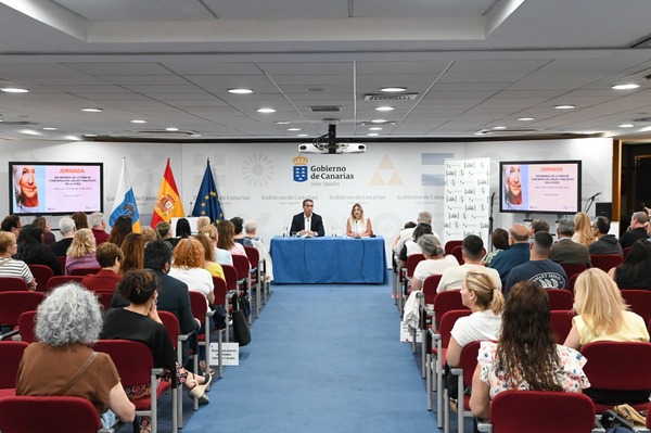 Canarias impulsa nuevos protocolos para prevenir el maltrato a las personas mayores Momento de la rueda de prensa