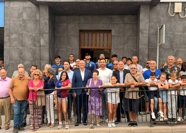 El Cabildo impulsa la rehabilitación de la sede del CD San Isidro con una ayuda de 15.000 euros Augusto Hidalgo inaugura la sede social del CD San Isidro