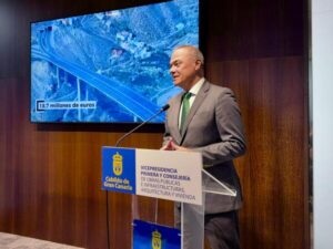 Augusto Hidalgo durante la rueda de prensa