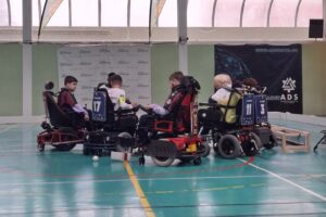 Sara Raya, entrenadora de Hockey en silla de ruedas eléctrica del Club Deportivo Impulso