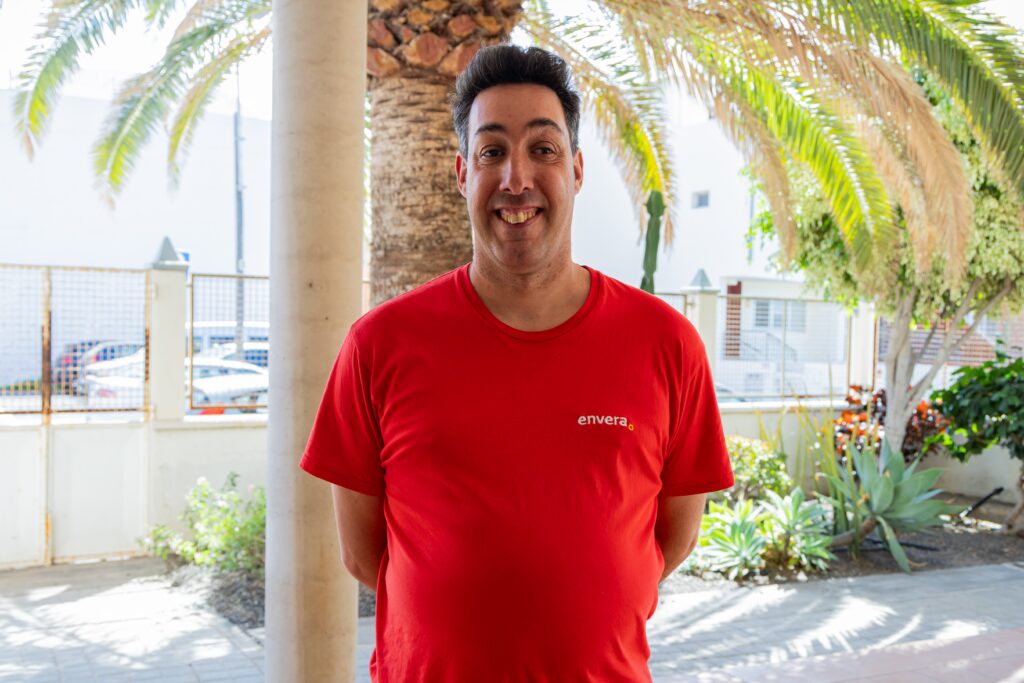 Pablo Angulo, trabajador del Centro Especial de Empleo de Envera en Gran Canaria Pablo Angulo, trabajador del Centro Especial de Empleo de Envera en Gran Canaria