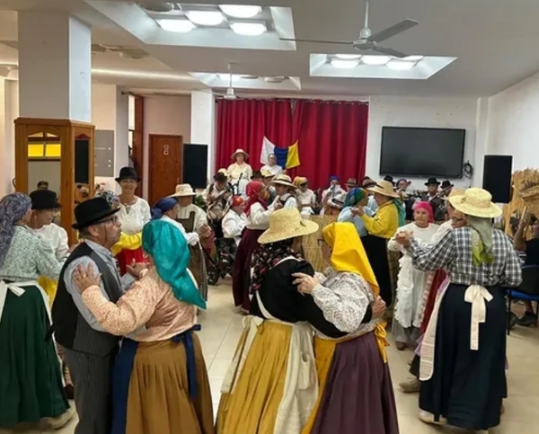 La Aldea celebra el Día de Canarias poniendo en valor sus tradiciones y el papel activo de las personas mayores Momento del evento