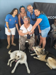 EstefanÃa Mendoza: "Con los apoyos adecuados, las personas con párkinson pueden mantener una vida activa y participativa" 2 EstefanÃa Mendoza: "Con los apoyos adecuados, las personas con párkinson pueden mantener una vida activa y participativa"