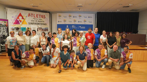 Las personas con discapacidad tendrán nuevas oportunidades para practicar natación, boccia y triatlón en La Palma Personas con discapacidad en La Palma practicando deporte