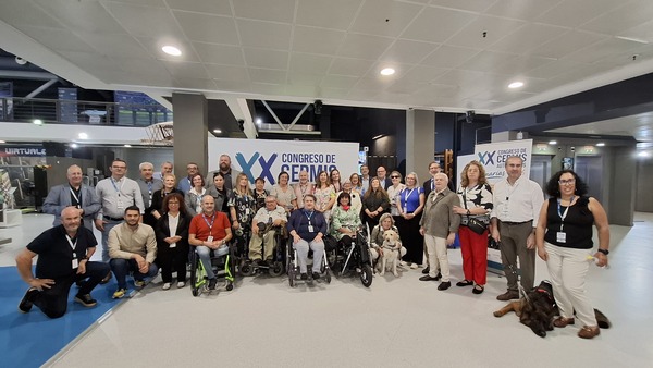 Los CERMIS reclaman acabar con las desigualdades territoriales en los derechos de las personas con discapacidad Representantes de los CERMIS durante la clausura del XX Congreso de CERMIS Autonómicos, centrado en los derechos de las personas con discapacidad.