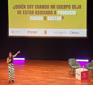 Arucas aborda la menopausia desde la salud, la igualdad y el bienestar de las mujeres 4 Verónica Hernández aborda la igualdad en la jornada sobre menopausia en Arucas